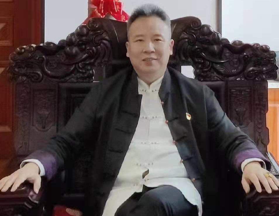 王泽豪：世界商人网华东区主任，外事贸易部部长